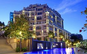 La Mer Luxury Apartments
